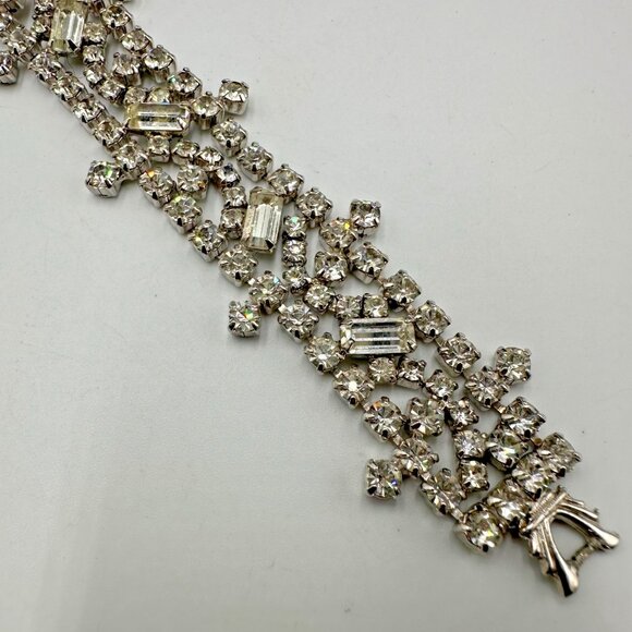 Vintage Rhinestone Bracelet Silver Tone Sparkling Crystal Statement Wide 7 Inch - Picture 3 of 11